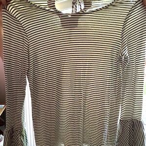 Women’s bell sleeve top size M NWT